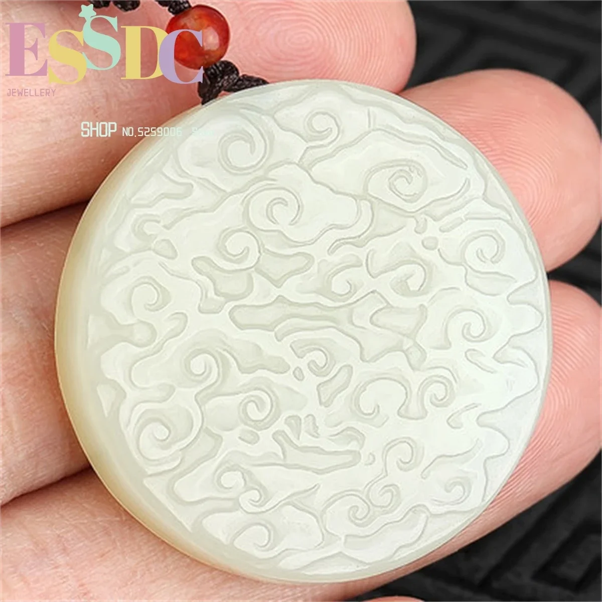Colar com Pingente de Jade Xia - Is Ethnic Fashion A Good Brand avaliação e preço
